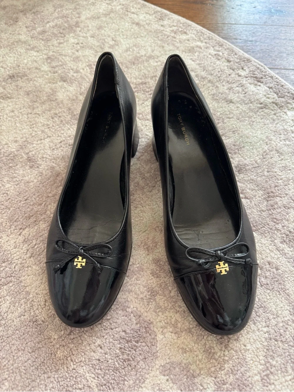 Tory Burch Women’s 8 45mm Cap-Toe Black Leather Pumps Shoes
